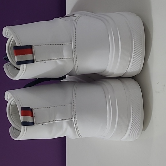 Tommy Hilfiger Women's Lace Up Sneakers White Boots Pre loved good cond sizes9m - Picture 6 of 8